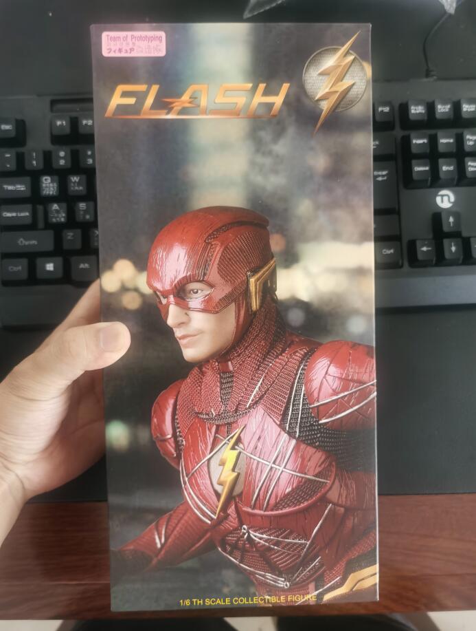 Estátua Action Figure DC Flash em PVC 30 cm