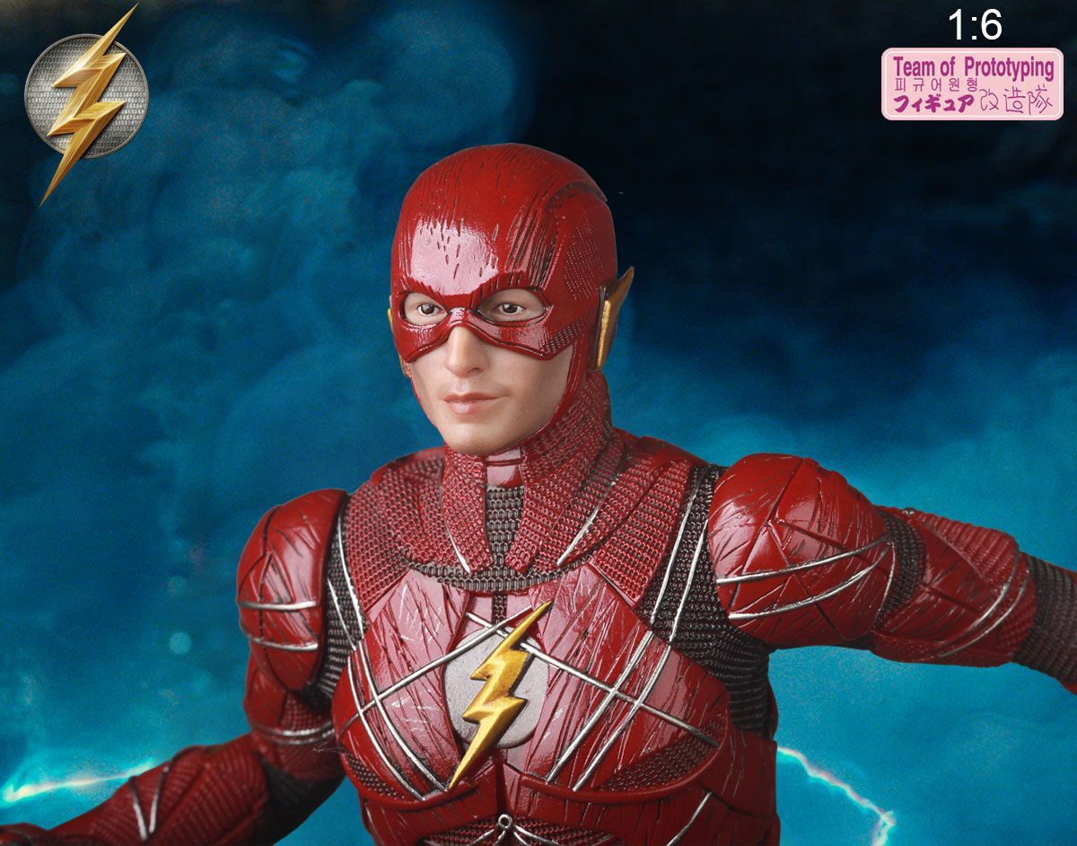 Estátua Action Figure DC Flash em PVC 30 cm